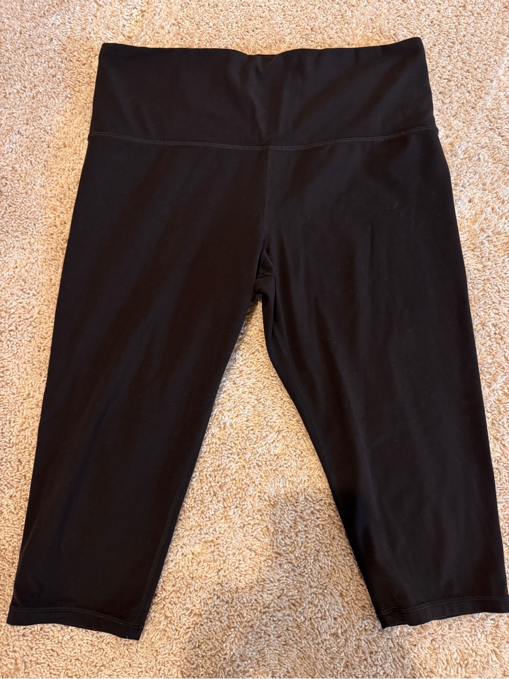 Women’s Athleta Black Capri Leggings Large